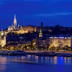Novotel Danube מלון