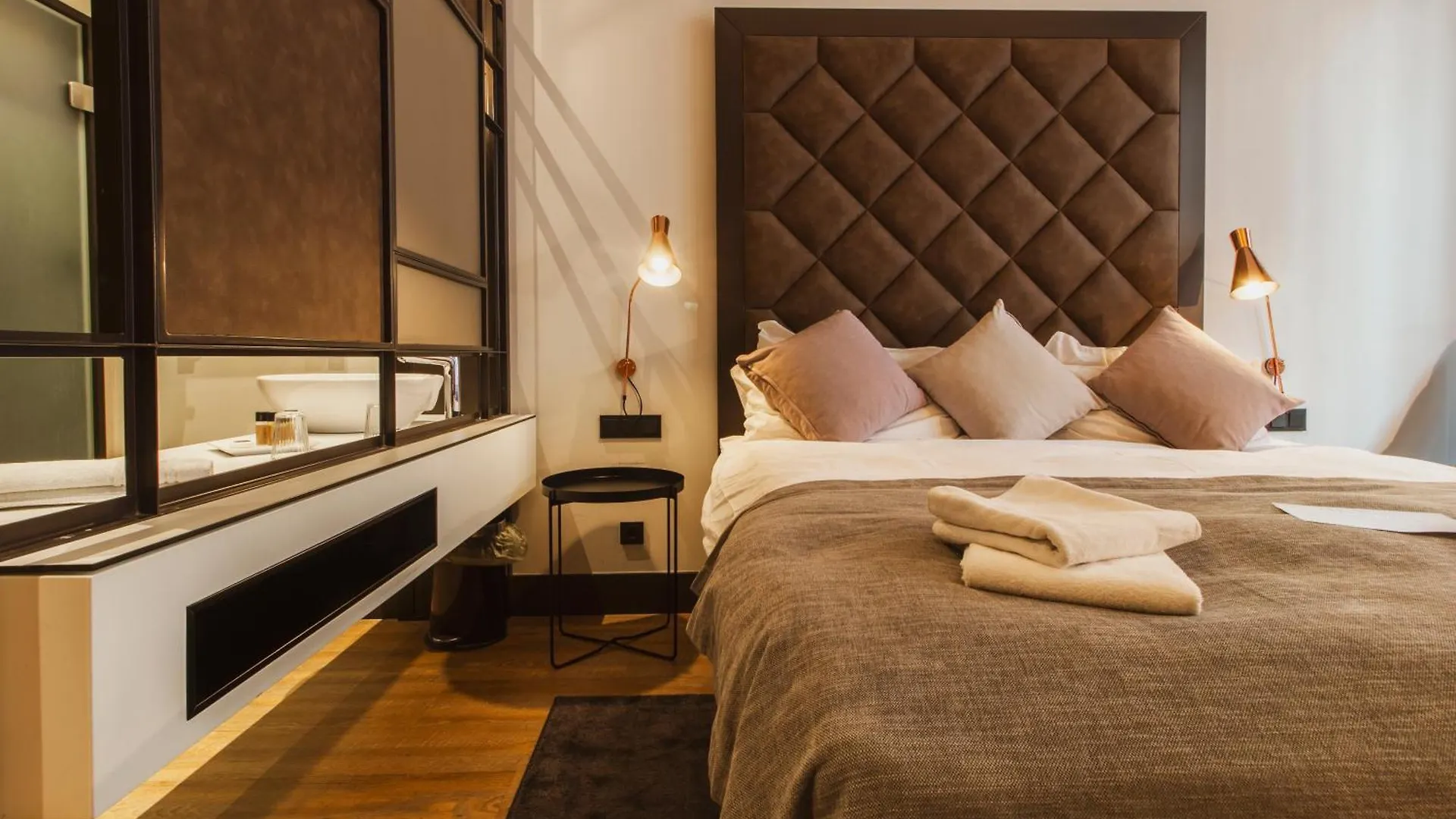 The Loft Budapest 3*,
